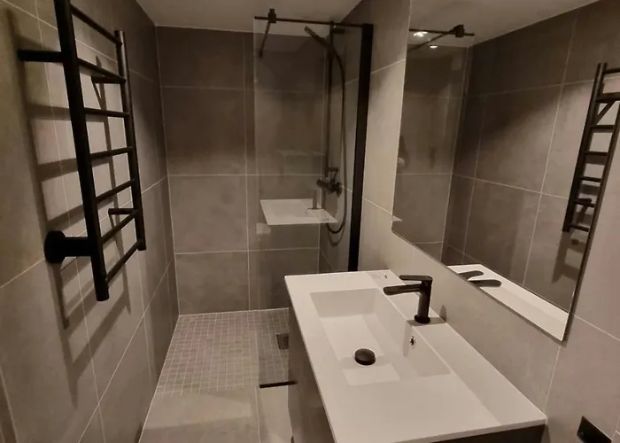 Lejlighed And Spacious For 6 *